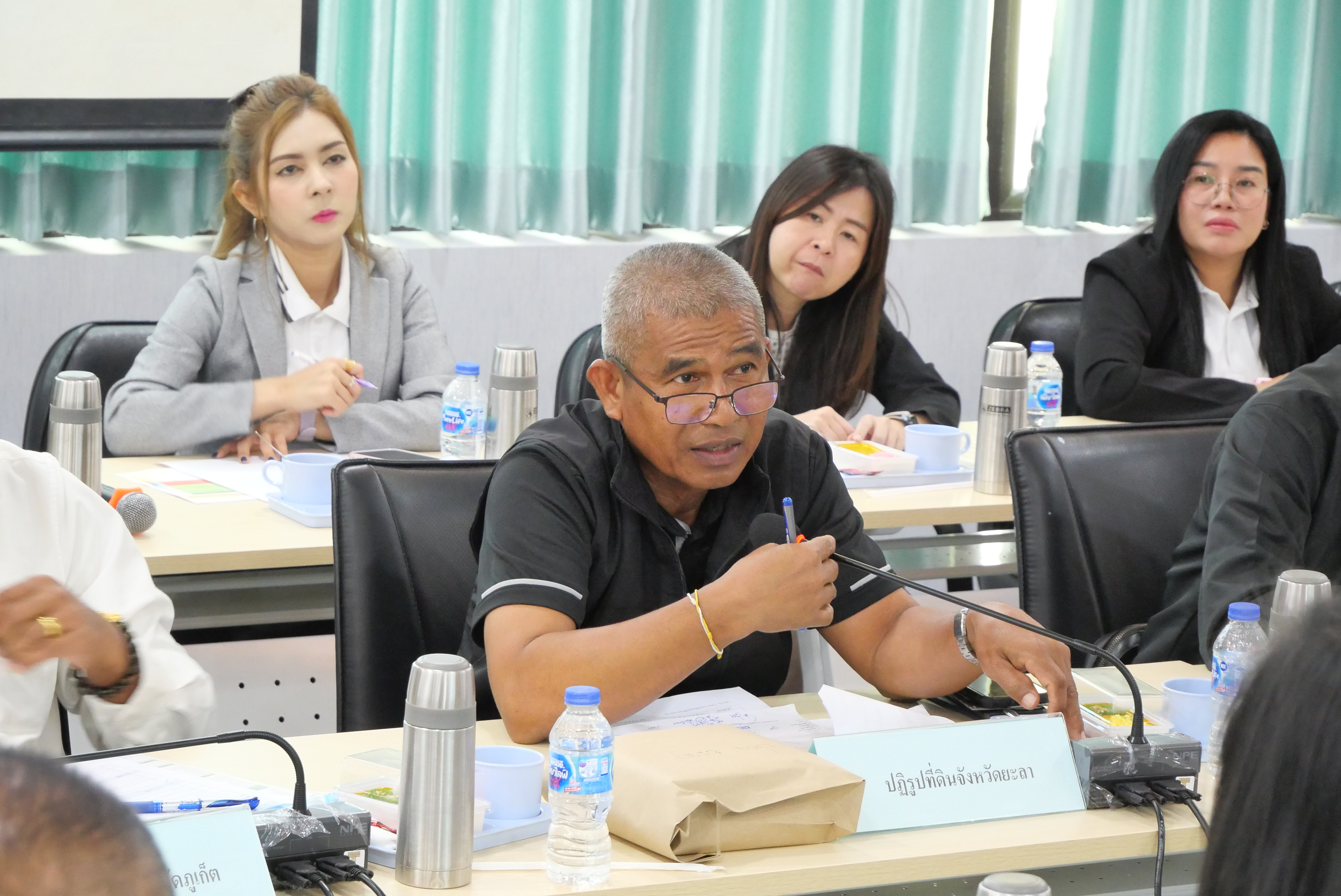 title - เลขาธิการ ส.ป.ก. ประชุมติดตามผลการดำเนินงาน และการใช้จ่ายงบประมาณ ประจำปีงบประมาณ พ.ศ.2569 ของภาคใต้ 